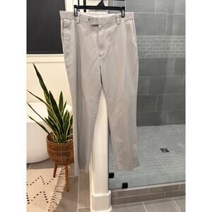 Roundtree & Yorke chino 
pants